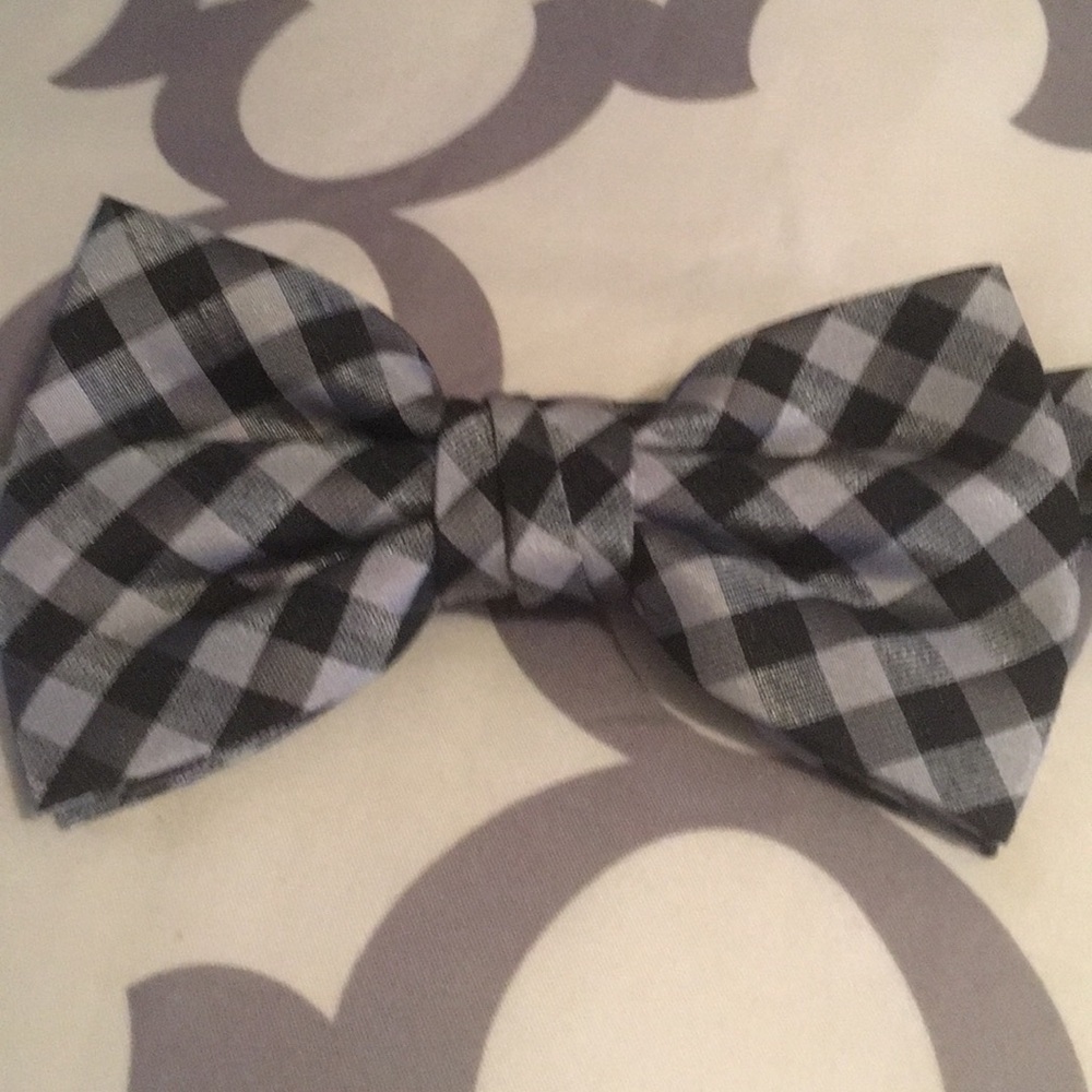 Bow tie